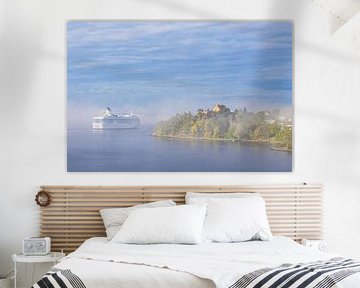 Ferry-boat avec brouillard dans l'archipel au large de Stockholm, Suède sur Rico Ködder