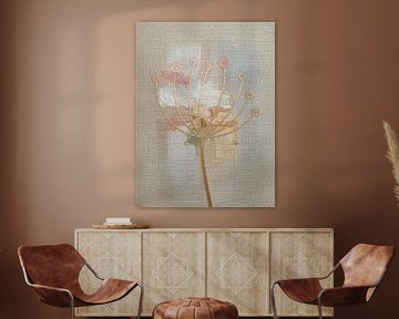 Japandi Art. Sereen Stilleven van Reuzenberenklauw van Studio Pieternel