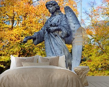 Betoverende engel in herfstlicht