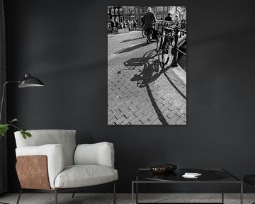 Schaduw spel. Nederland fietsland. van Alie Ekkelenkamp