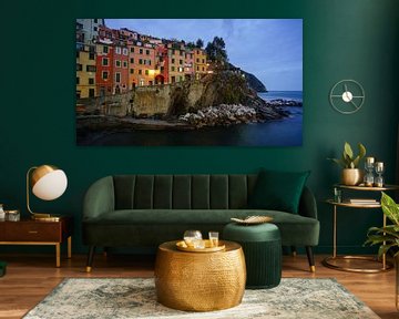 Riomaggiore - Cinque Terre - at blue hour sur Teun Ruijters