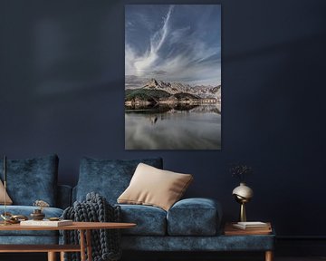 Lac de Riano dans le nord de l'Espagne par une journée sans vent