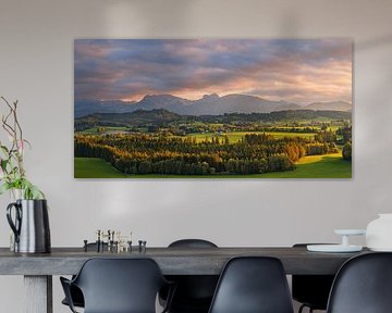 Panoramischer Sonnenuntergang im Allgäu, Bayern, Deutschland von Henk Meijer Photography