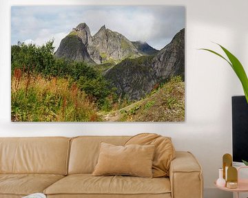 Norway's spectacular nature - mountains, fjords and lakes in impressive photography.