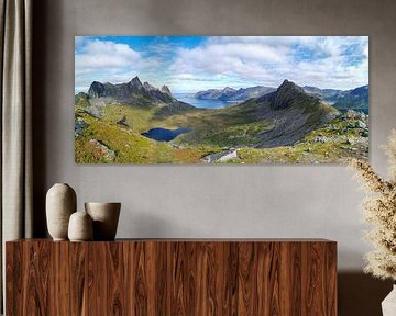 Norway's spectacular nature - mountains, fjords and lakes in impressive photography.