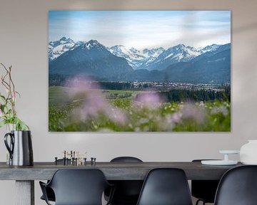 Printemps avec neige dans les montagnes de l'Allgäu et vue sur Oberstdorf sur Leo Schindzielorz