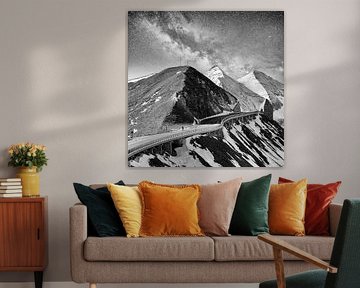 GrossGlockner High Alpine Road_by night van Gerard Goseling
