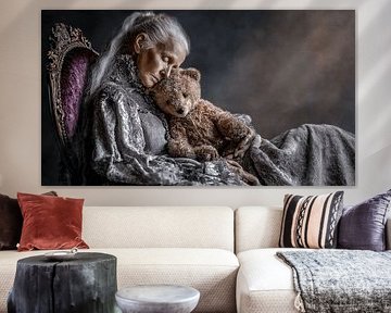 La vieille reine et son dernier ours de trône | Un murmure de velours et de temps