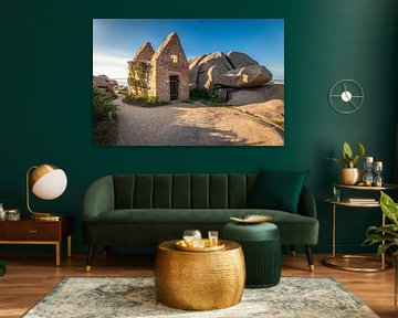 Publiekshuis bij Ploumanac`h, Côte de Granit Rose, Bretagne van Christian Müringer