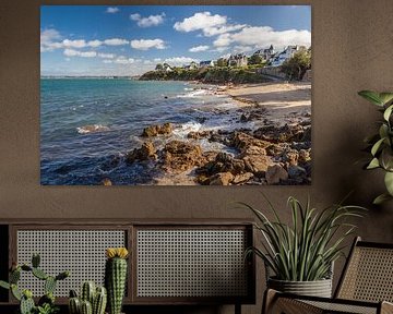 Strand Grève blanche mit Strandvillen in Carantec, Bretagne von Christian Müringer