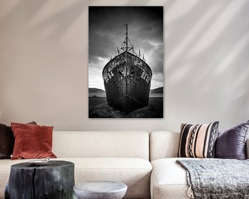 Stranded boat in Iceland