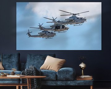 F`ormation von Kampfhubschraubern des U.S. Marine Corps.