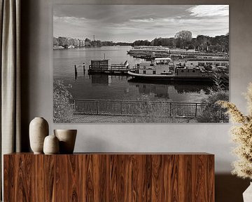 Le port de Treptow sur la Spree berlinoise sur Silva Wischeropp