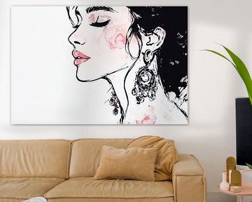 Femme élégante avec des boucles d'oreilles