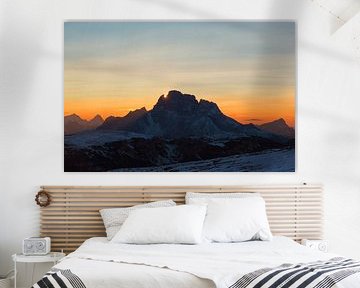 Le coucher de soleil et l'embrasement des Alpes sont les moments de lumière les plus magiques de la montagne : chauds, lumineux, émotionnels et parfaits pour des peintures murales d'ambiance. sur Miriam Schwarzfischer Fotografie