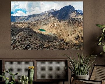 Des lacs de montagne cristallins - une photographie alpine spectaculaire avec des reflets clairs et un panorama de montagnes. Acheter maintenant une peinture murale ou une toile et profiter de la nature. sur Miriam Schwarzfischer Fotografie
