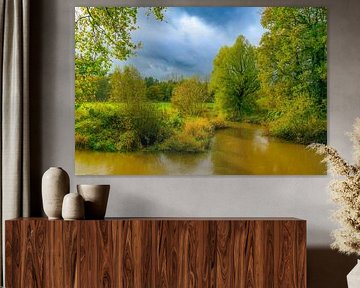 La rivière Dinkel serpente dans un paysage d'automne