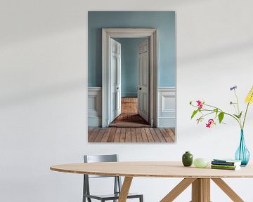 Silent Passage — nr. 01 | sereen interieur in zacht blauw