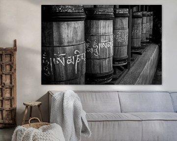 Buddhistische Gebetsmühlen Monochrom