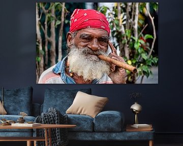 oude man in Havana van Dieter Walther