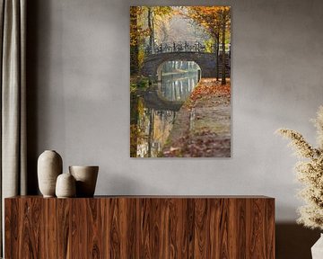 Die Magdalena-Brücke über die Nieuwegracht in Utrecht im Herbstlicht.