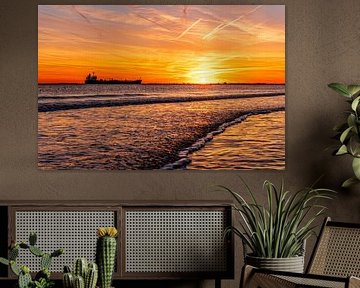 Sea of liquid light by Ria Overbeeke