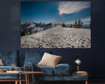 La puissance du soleil sur un monde hivernal silencieux