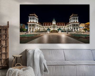 Uitzicht op het Kurhaus in Binz bij nacht van Andreas Völkel