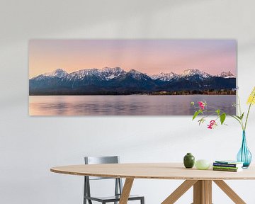 Panorama-Sonnenaufgang über dem Hopfensee, Bayern, Deutschland