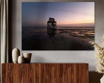 Haus auf Stelzen auf zurückgewonnenem Meeresboden von Theo Felten