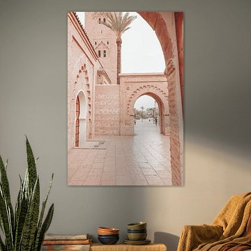 Vue des portes de la mosquée Koutoubia de Marrakech à l'aube