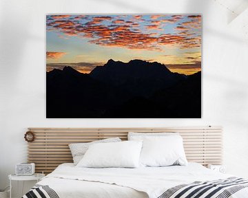 Dawn in the Alps - atmospheric mountain photography in the first light of day. by Miriam Schwarzfischer Fotografie