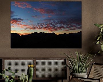 Dawn in the Alps - atmospheric mountain photography in the first light of day. by Miriam Schwarzfischer Fotografie