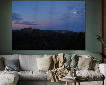 Dawn in the Alps - atmospheric mountain photography in the first light of day. by Miriam Schwarzfischer Fotografie