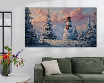 Bonhomme de neige dans une forêt de pins