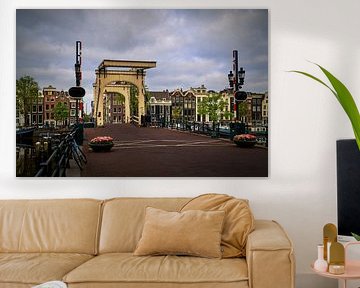 Uitzicht op de Magere Brug over Amstel in Amsterdam, 2020 - 4 van Amsterdam.Photos