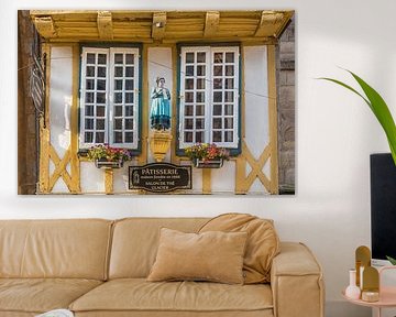 Traditionele patisserie in het oude stadscentrum van Quimper, Bretagne van Christian Müringer