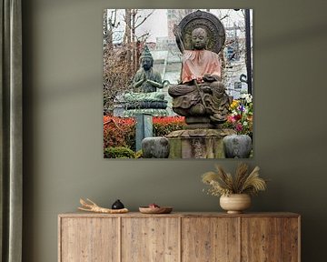 Deux bouddhas en pierre à Tokyo