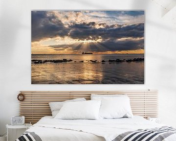 Tussen wolken en water van Ria Overbeeke