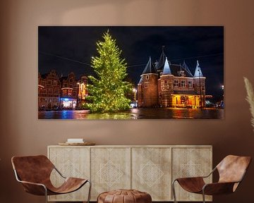Amsterdam Waag auf dem Nieuwmarkt mit einem Weihnachtsbaum von Sjoerd van der Wal Fotografie