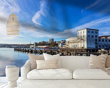 Uitzicht op de haven van de stad Sassnitz op het eiland Rügen
