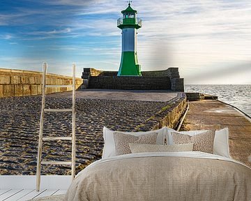 Pier en piertoren in de stad Sassnitz op het eiland Rügen