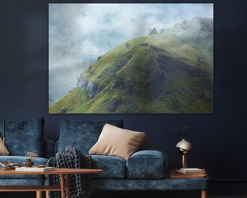 Misty mountains in Sri Lanka by Gijs de Kruijf