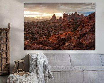 Arches op een regenachtige ochtend bij zonsopgang van Martin Podt