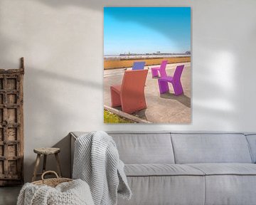 chaises colorées sur Michael Schulz-Dostal