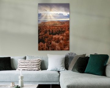 Sunrays at Bryce by Martin Podt