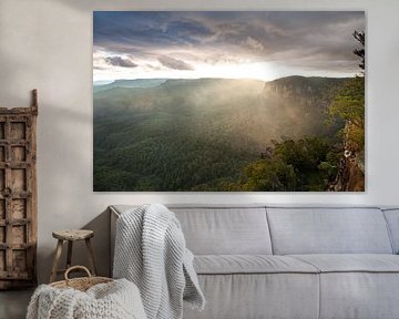 Kleurrijke avondlucht bij de Three Sisters, Echo Point, Australië. van Jiri Viehmann