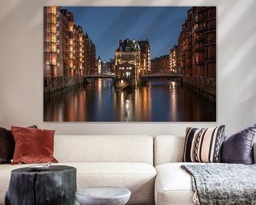 Le quartier historique de la Speicherstadt à Hambourg, le soir sur MS Fotografie | Marc van der Stelt
