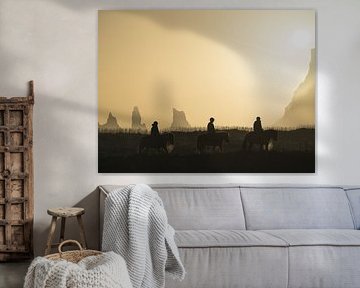 Island, Sonnenuntergang mit Pferden