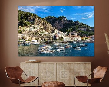 Uitzicht op Amalfi aan de Amalfikust in Italië van Rico Ködder